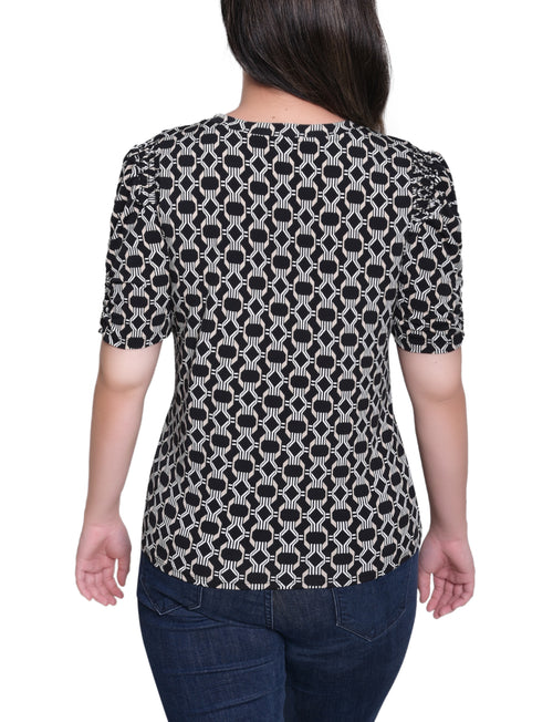 Short Sleeve Scoop Neck Top