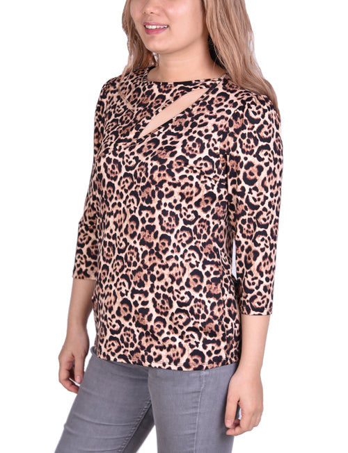 3/4 sleeve Cutout Pullover Top