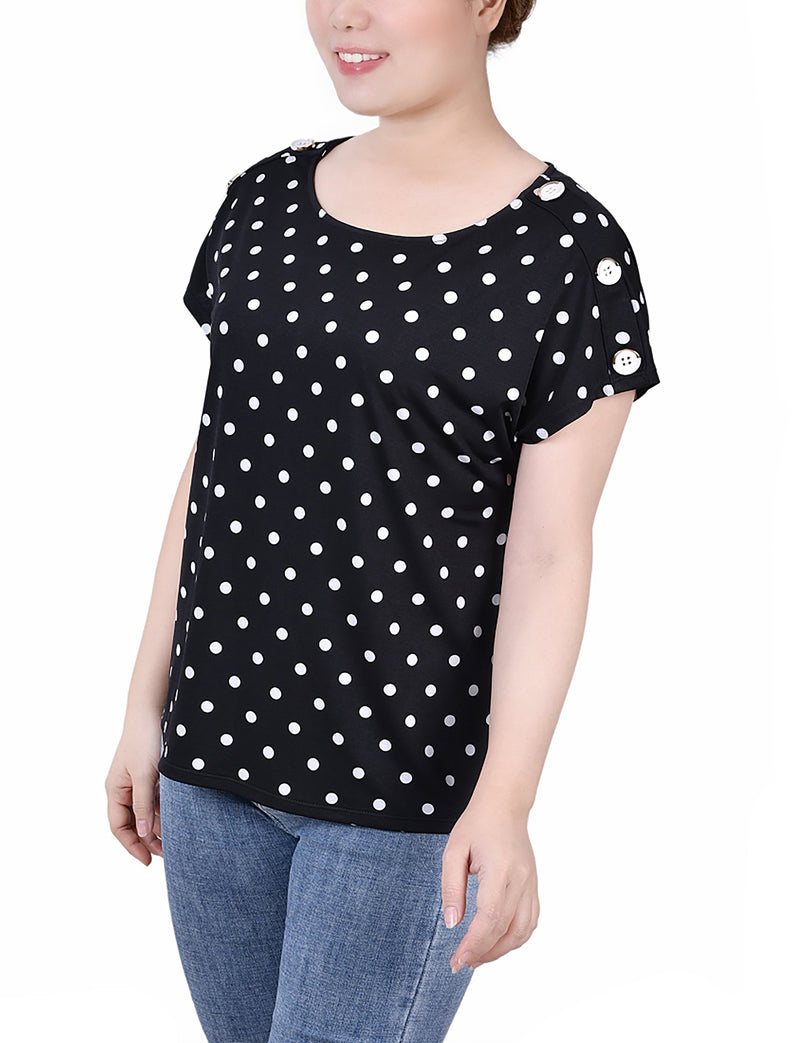 Short Extended Sleeve Top