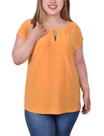 Plus Size Short Sleeve Grommet Top With Keyhole