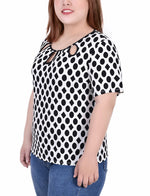 Plus Size Short Sleeve Top With Ring Details
